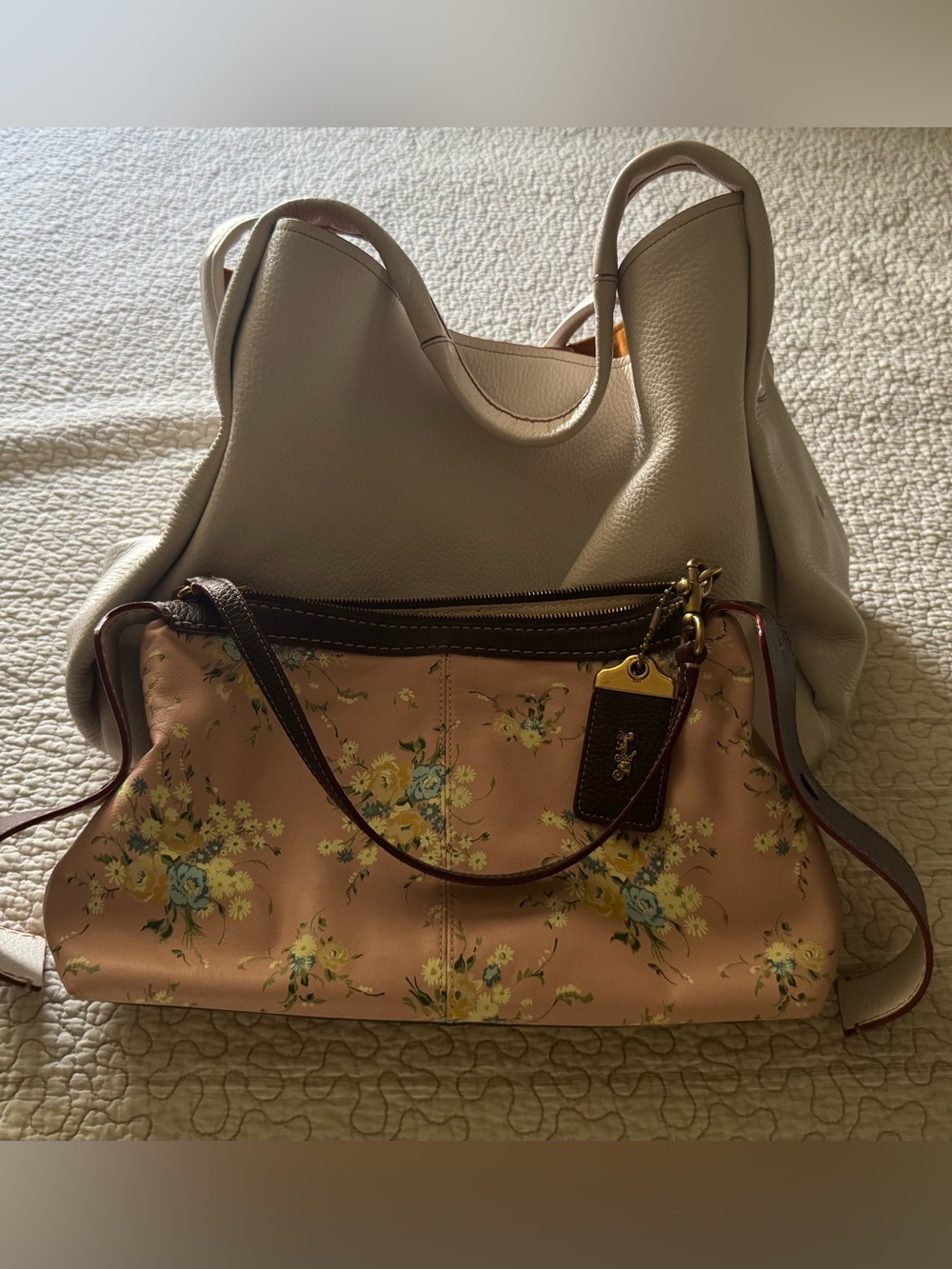 Coach 1941 Bandit 39 Hobo in Chalk with Gold Hardware